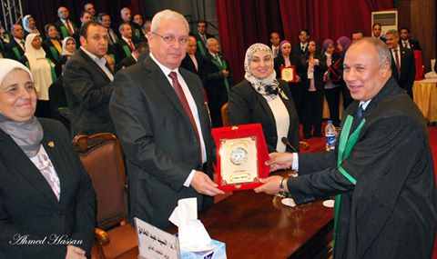 تكريم جامعة سوهاج بمؤتمر الهيئة القومية لضمان جودة التعليم بجامعة القاهرة