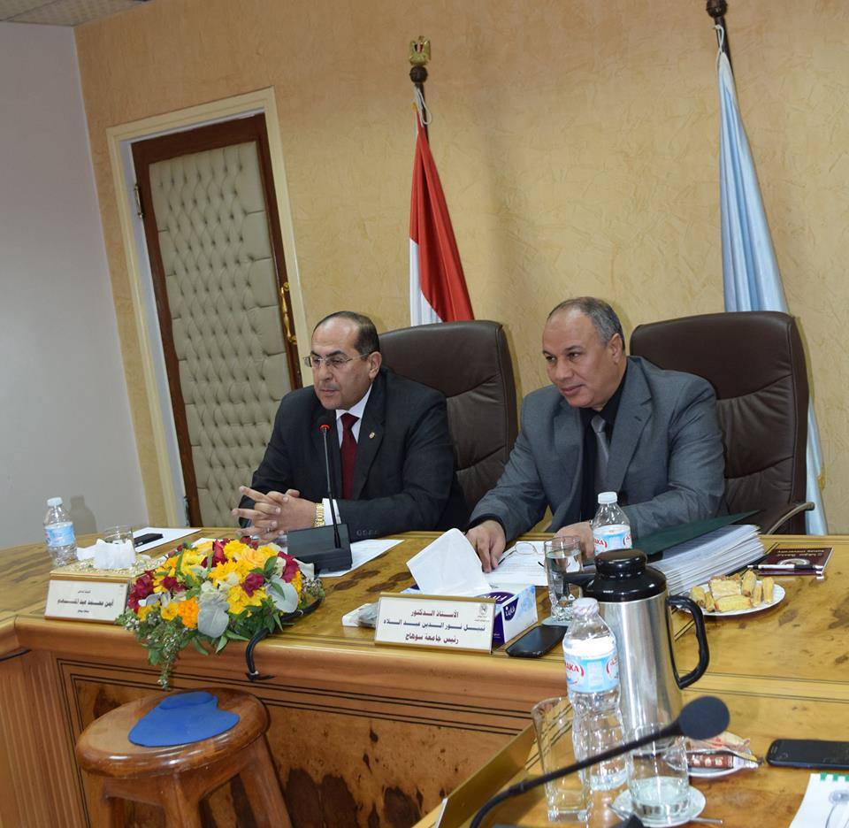 تعيين محافظ سوهاج عضوا بمجلس جامعة سوهاج