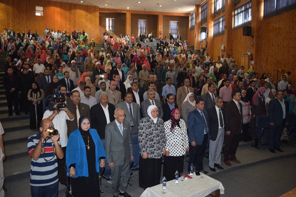 مشاركة عميد كلية الصيدلة في حفل تخريج الدفعة 37 من كلية العلوم