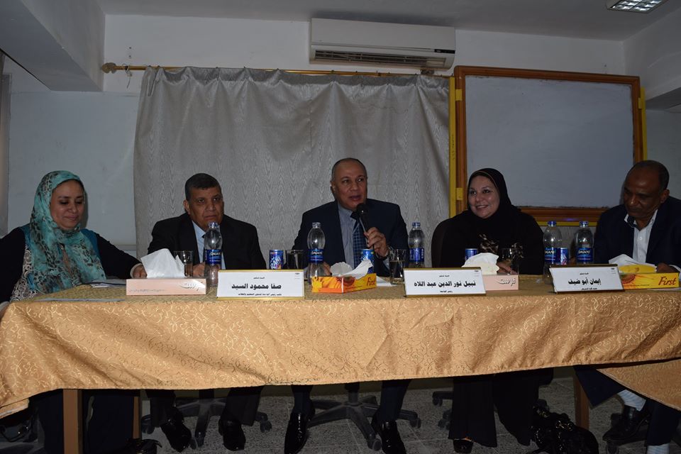 رئيس جامعة سوهاج في لقاء مفتوح مع كلية التمريض