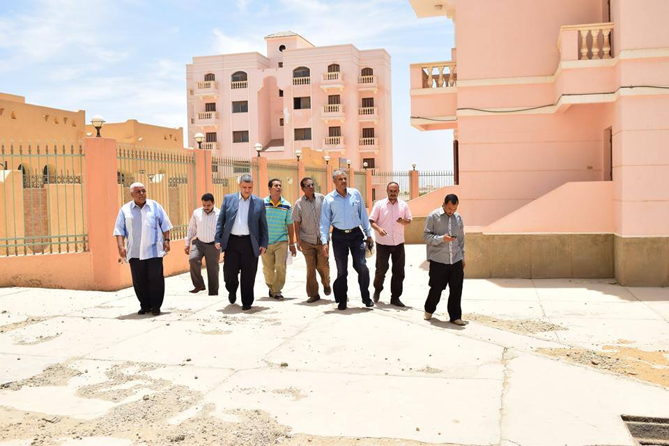 د. صفا محمود يتفقد مبني الاسكان الطلابي والمركز الصحي الحضرى