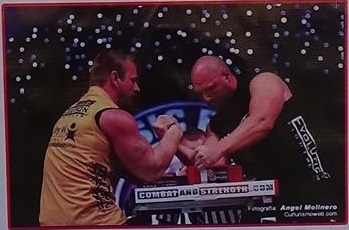 بطولة الكلية في مصارعة الزراعين