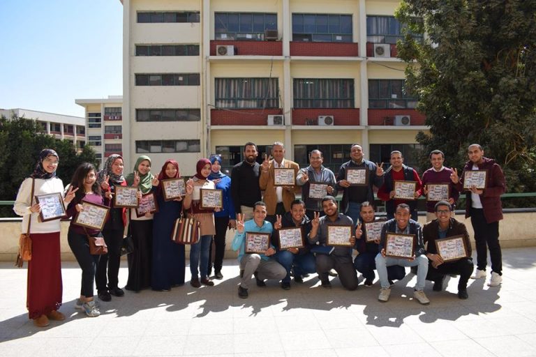 تكريم للطلاب والطالبات المتميزين بالرحلة العلمية