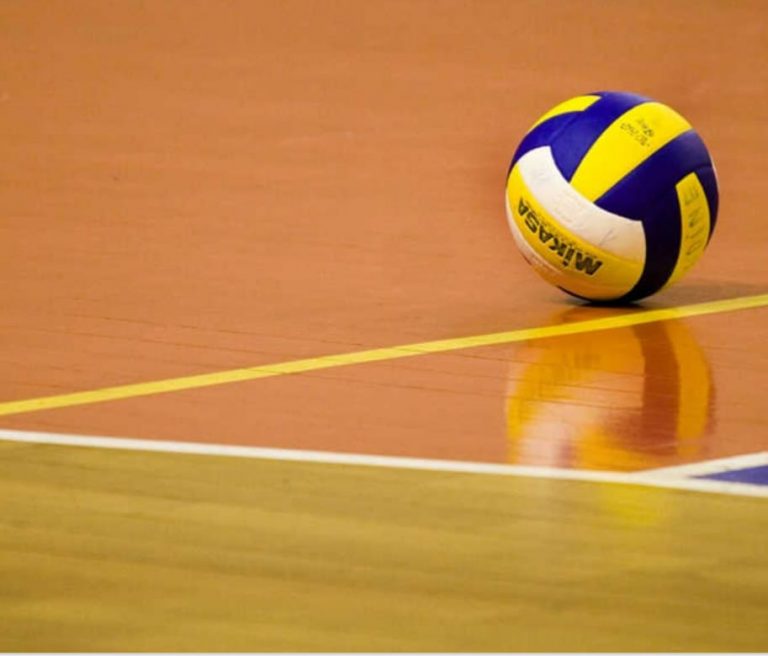 إعلان عن تدريب كرة طائرة طلاب وطالبات الكلية