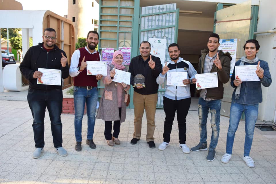 تهنئة للطلاب والطالبات الفائزين بجائزة جمال الغيطانى