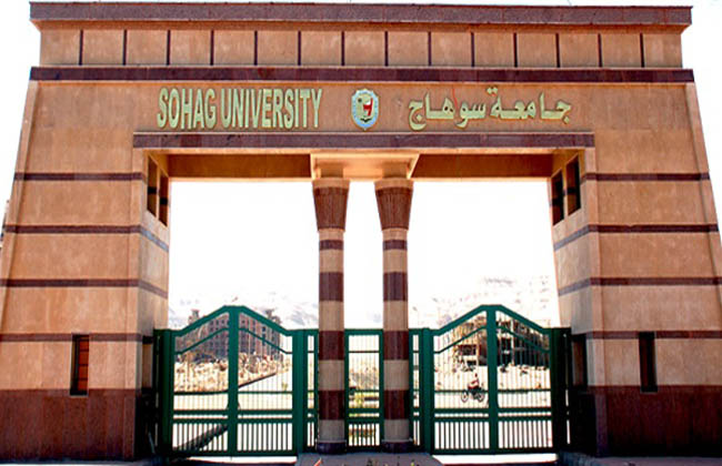“صيدلة سوهاج” تمثل جامعات الصعيد في “المهرجان الصيدلي الأول” بجامعة المنصورة