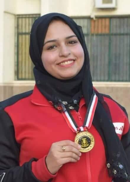 أشرقت و الشاذلي الطالبة و الطالب المثالي بملتقي صيادلة مصر