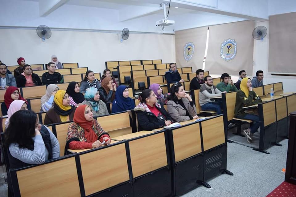 اليوم الثاني لتدريب ريادة الأعمال بالكلية لطلاب وخريجى كليات الصيدلة والزراعة والطب البيطرى