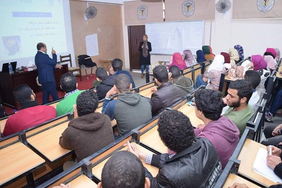 اليوم الأول لتدريب ريادة الأعمال بالكلية لطلاب وخريجى كليات الصيدلة والزراعة والطب البيطرى