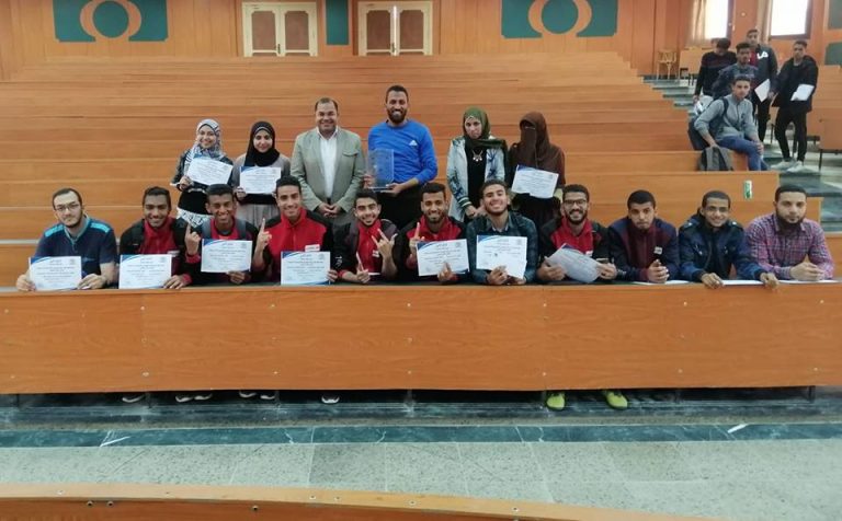 الصيدلة تحصد الدرع العام و المركز الأول على مستوى بطولة المعهد العالي للكمبيوتر للكليات و المعاهد