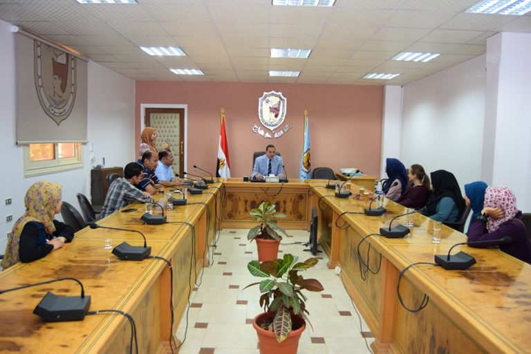رئيس جامعة سوهاج يستقبل وفد طلابي من جامعتي النمسا وإندونيسيا
