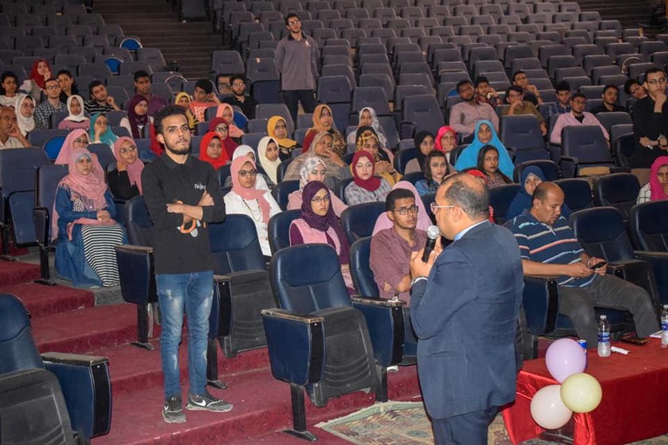 اللقاء التعريفى للطلاب الجدد بصيدلة سوهاج