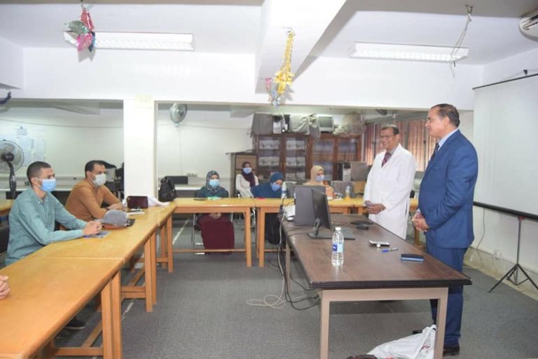 مركز جودة وسلامة الغذاء بجامعة سوهاج يختتم أولى دوراته التدربيبة