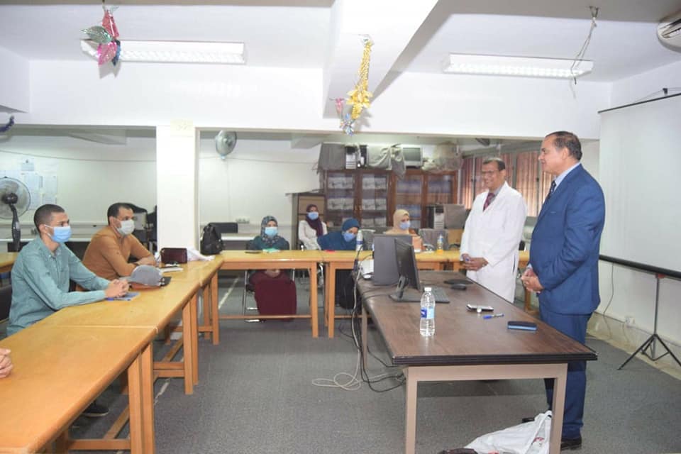 مركز جودة وسلامة الغذاء بجامعة سوهاج يختتم أولى دوراته التدربيبة
