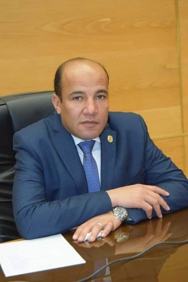 تهنئة للسيد الدكتور محمد صلاح الدين أحمد لتجديد الثقه لسيادته وكيلاً للكلية لشئون التعليم والطلاب