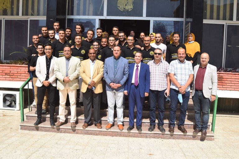 رئيس جامعة سوهاج يتفقد إنتظام سير العملية التعلمية بمقر الجامعة بمدينة ناصر