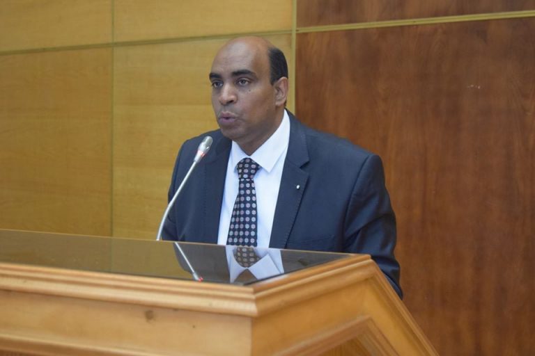 تهنئة من أسرة كلية الصيدلة للأستاذ الدكتور/ مجدى محمد أمين القاضى