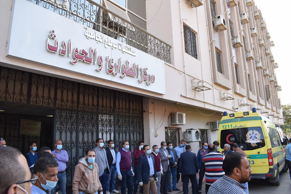 رئيس جامعة سوهاج يتابع إستقبال مصابي قطار طهطا بالمستشفى الجامعي