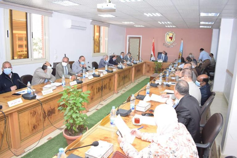 مجلس جامعة سوهاج يعلن مواعيد حضور الطلاب خلال شهر رمضان ويوافق علي البرنامج التدريبي للترشح لمنصب عميد