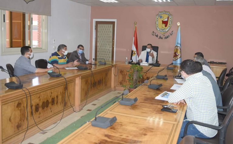 جهاز الخدمة الوطنية يستعرض التجهيزات غير الطبية لبدء التشغيل التجريبي لمستشفى سوهاج الجامعي الجديد