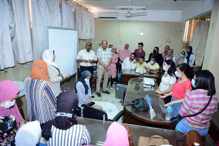 صيدلة سوهاج تنظم دورة تدريبية عن الإسعافات الأولية بالتعاون مع كلية التمريض
