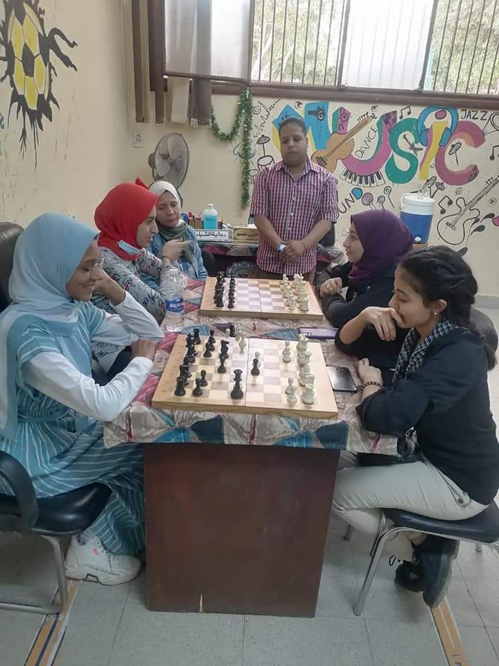 بطولة الكلية فى الشطرنج طلبة وطالبات