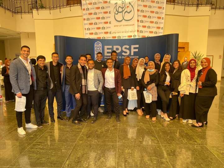 صيدلة سوهاج تشارك بالملتقى العلمي السنوي بجامعة النهضة ببني سويف