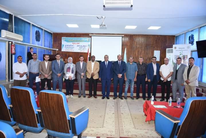 رئيس جامعة سوهاج يشهد اليوم العلمي لقسم العقاقير بصيدلة سوهاج