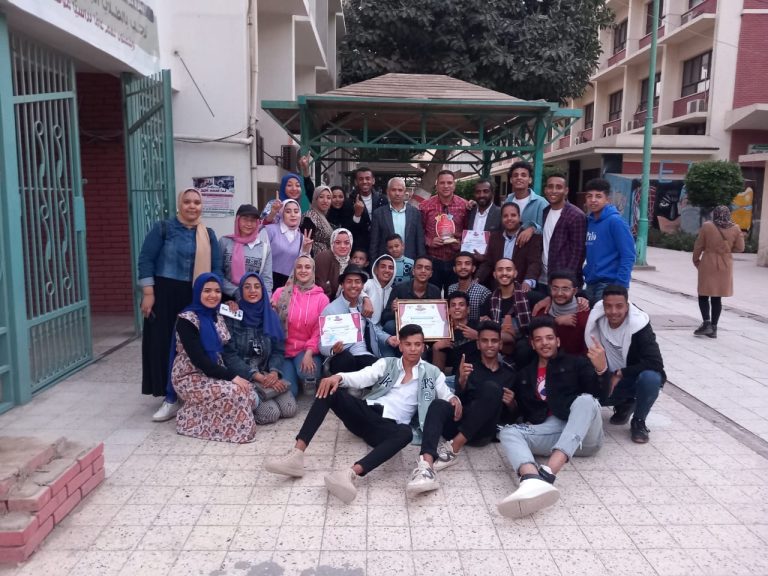 كلية الصيدلة تحصل على المركز الاول فى تياترو جامعة سوهاج