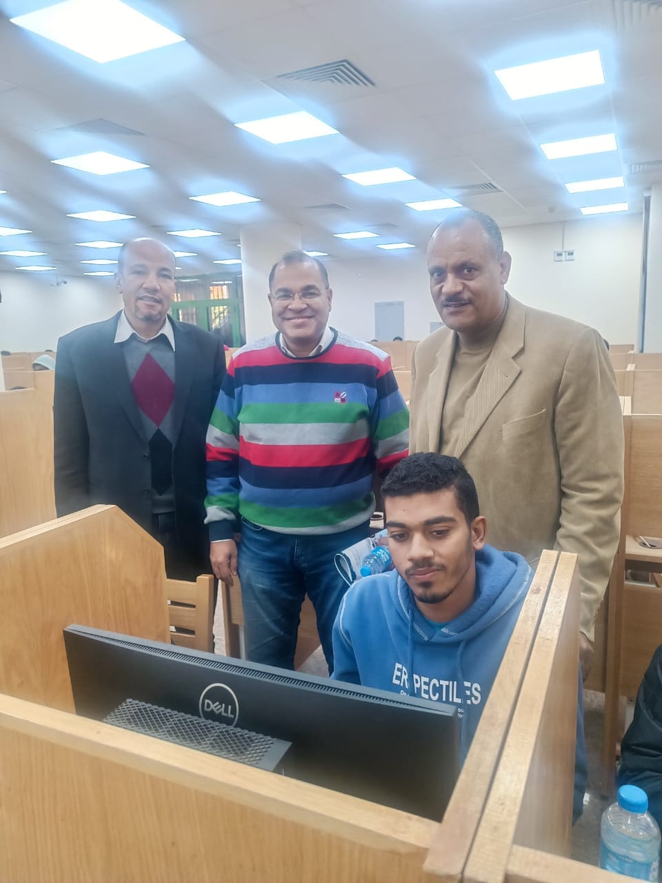 امتحانات كليه الصيدله الفصل الدراسي الأول