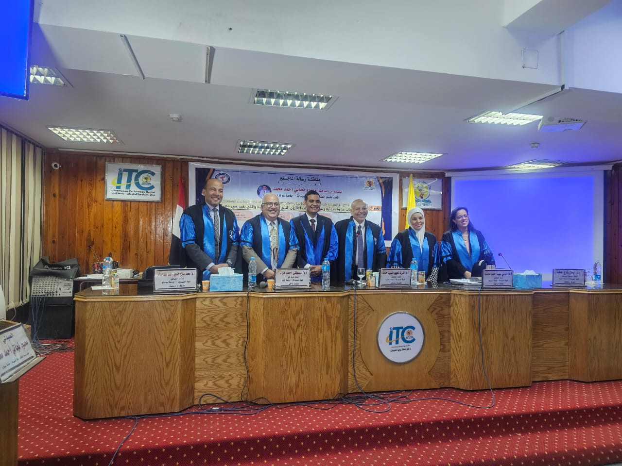 كلية الصيدلة تهنئ قسم العقاقير بالكلية