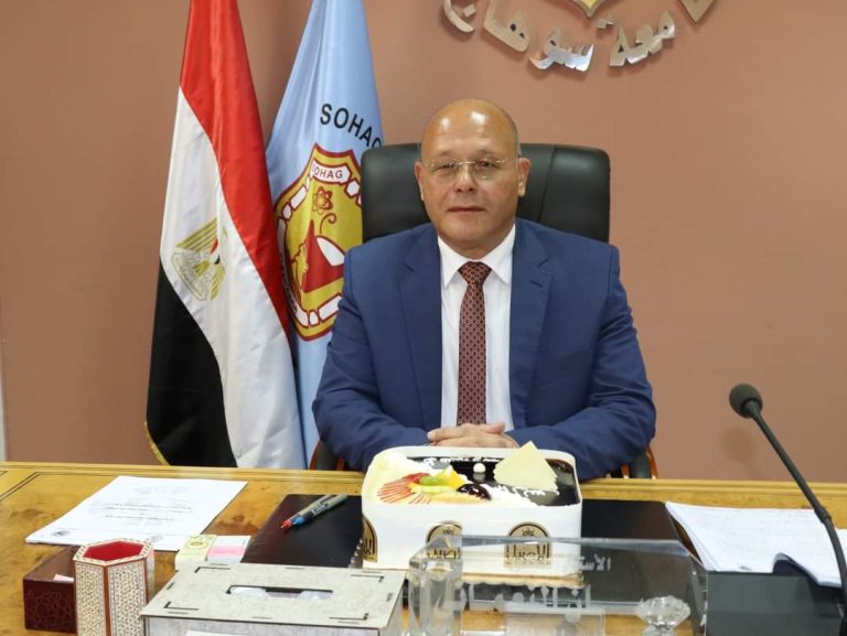 تخصيص 2مليون و700 ألف جنيه لتجهيز معامل كلية الصيدلة بجامعة سوهاج