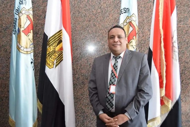 أول بحث طلابي يتم نشره في مجلة دولية في تاريخ صيدلة سوهاج