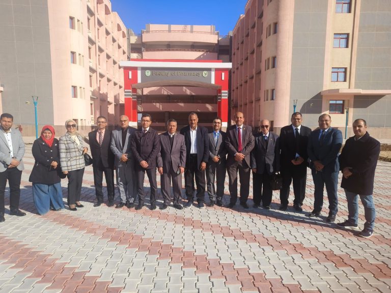 تجديد اعتماد كلية الصيدلة وحصولها على شهادتي الأيزو ISO 9001:2015 ، وISO 21001:2018 للمرة الثالثة