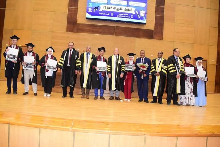 تهنئة لعميد الكلية