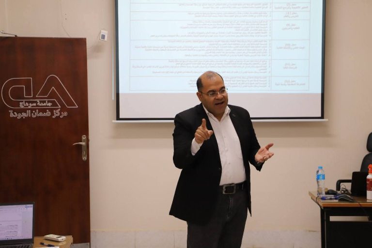*ورشة عمل لاعتماد المعايير الأكاديمية لعدد ٤٠ برنامج دراسي بكليات جامعة سوهاج الأهلية* 