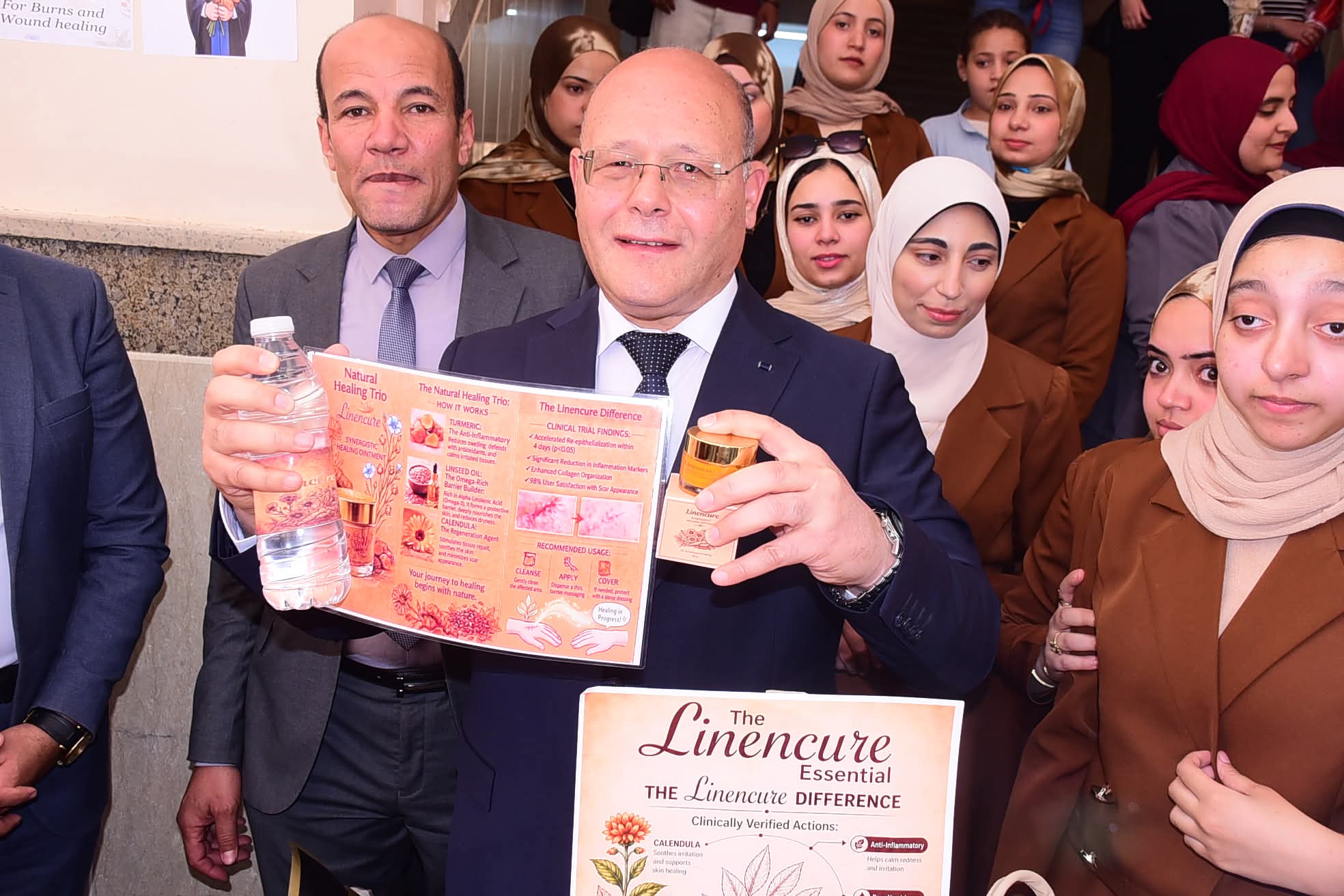 *منتجات طبيعية من صنع طلاب صيدلة .. ١٧ منتج علاجي بصيدلة سوهاج لآلم القولون والمفاصل وارتفاع ضغط الدم واكزيما الجلد