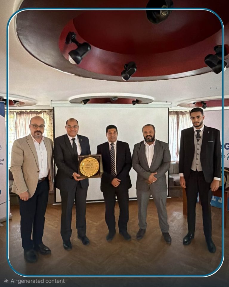 عميد كلية الصيدلة يشارك في تكريم خريجي الدفعة الرابعة من المنحة التدريبية للتأهيل لسوق العمل