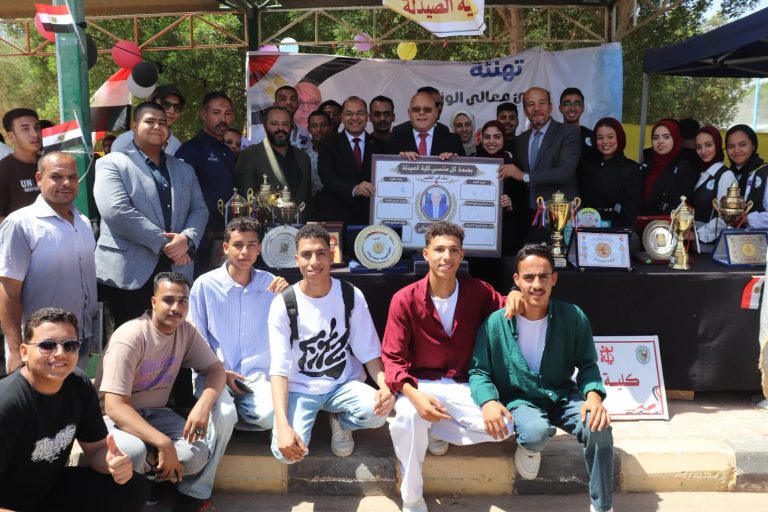 بداية قوية لعام جديد.. صيدلة سوهاج في قلب احتفالات الجامعة ومهرجان الأنشطة الطلابية
