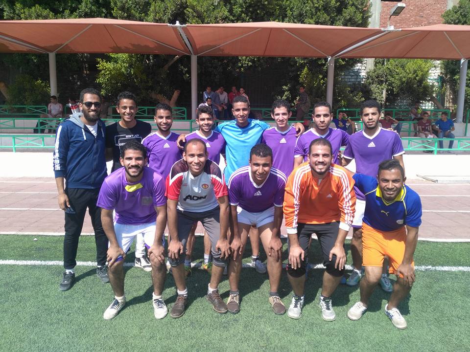 بالصور … فوز فريق الكلية للكرة الخماسية على  كلية الآداب