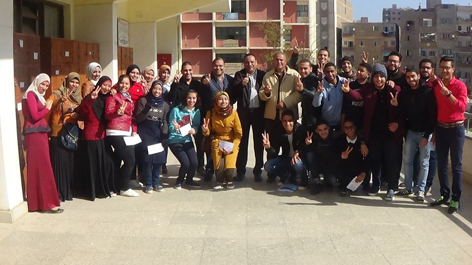 بالصور … تكريم  الطلاب المتميزين بالأنشطة الطلابية