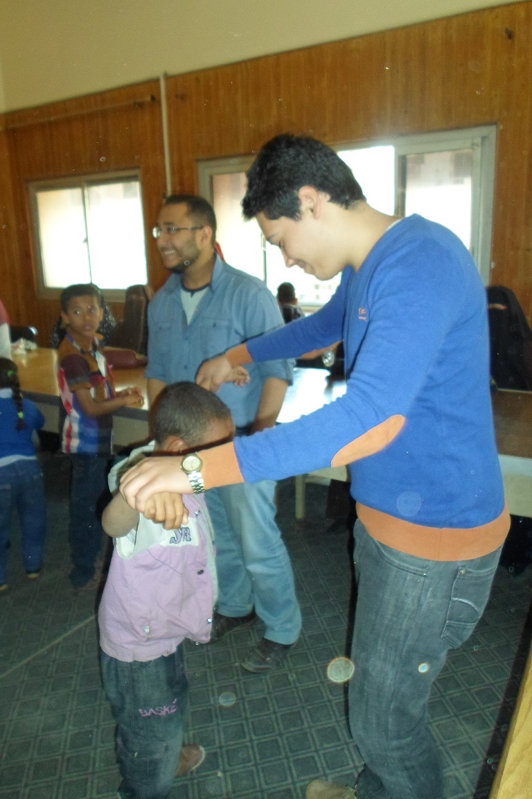 صيدلة سوهاج فى جمعية التنمية والسكان